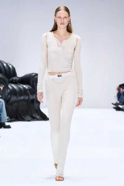 Look 46